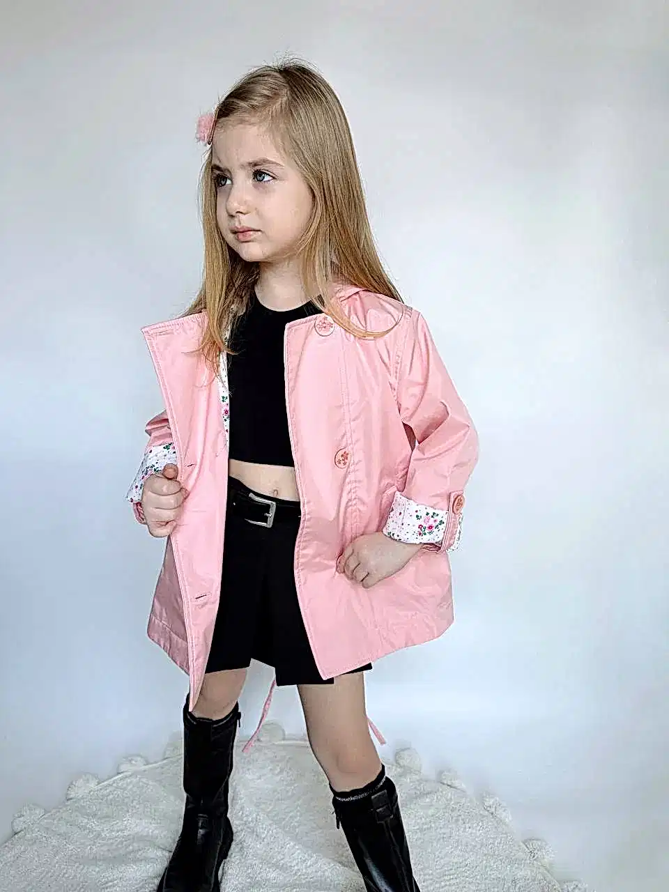 Kız Çocuk Pembe Trençkot – Su Geçirmez, Astarı Yumuşak ve Şık Dış Giyim