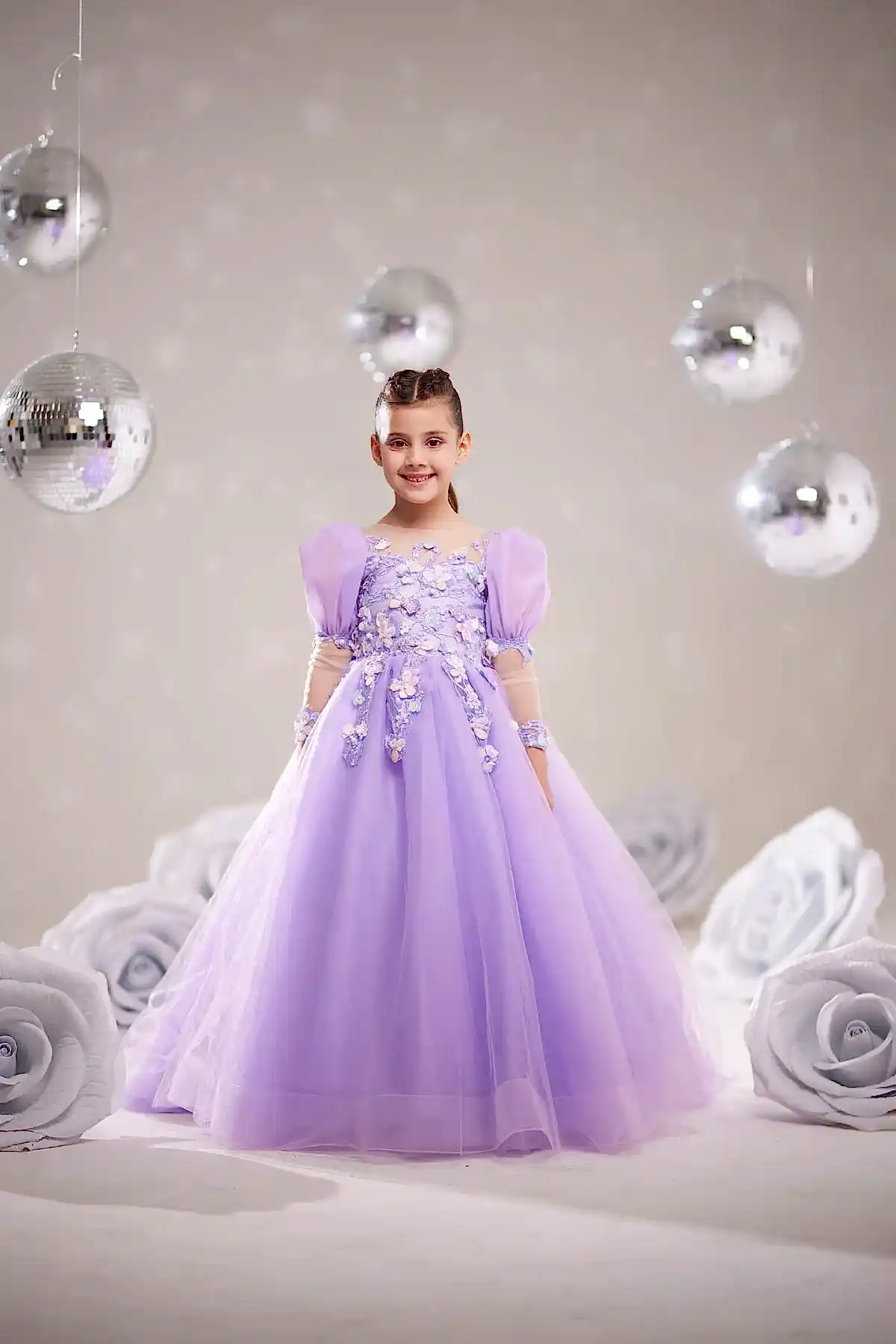 Kız Çocuk Lila Prenses Abiye – 3D Çiçek İşlemeli Tül Elbise, Puff Kol