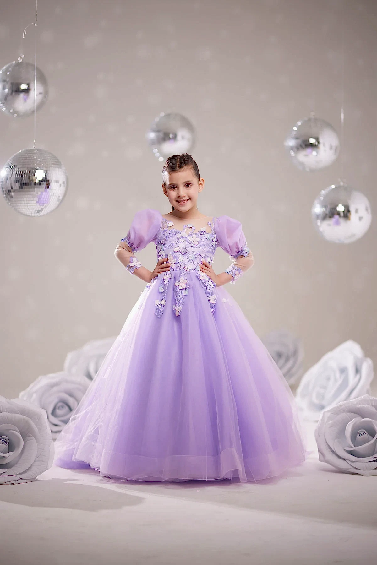 Kız Çocuk Lila Prenses Abiye – 3D Çiçek İşlemeli Tül Elbise, Puff Kol